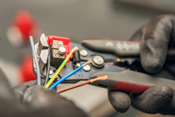 Best Affordable Emergency Electrician  in Palmhurst, TX
